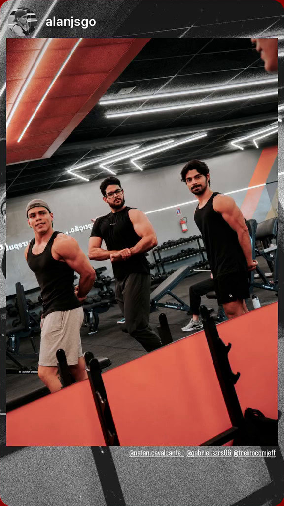 Aluna marcando o treino nos stories